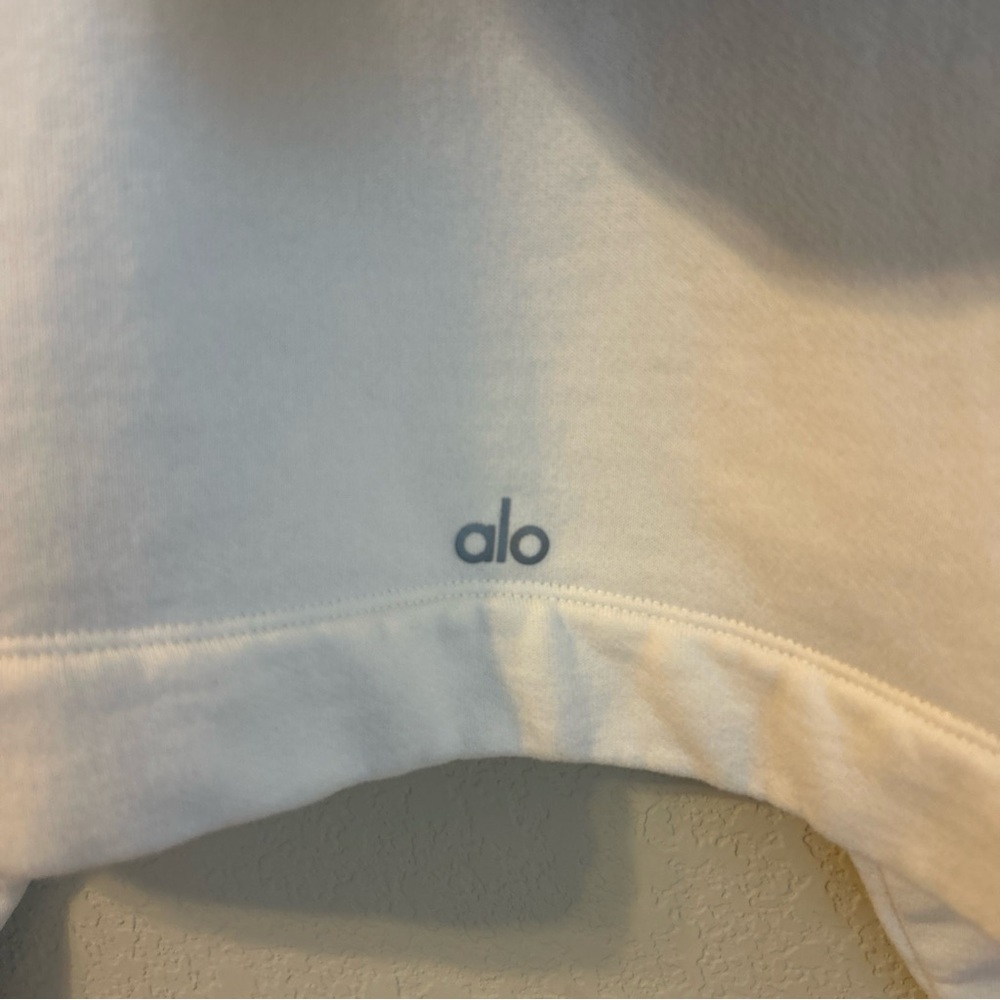 Alo Yoga Bae Hoodie Sweatshirt Cropped Ivory Women’s Sz Small Pullover Athletic - Picture 2 of 8